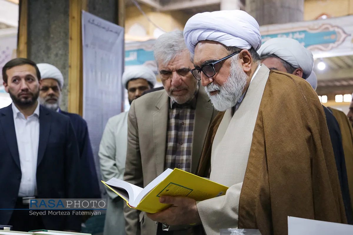 بازدید حجت الاسلام والمسلمین مروی از &laquo;هفتمین نمایشگاه تخصصی کتب حوزوی و معارف اسلامی&raquo;