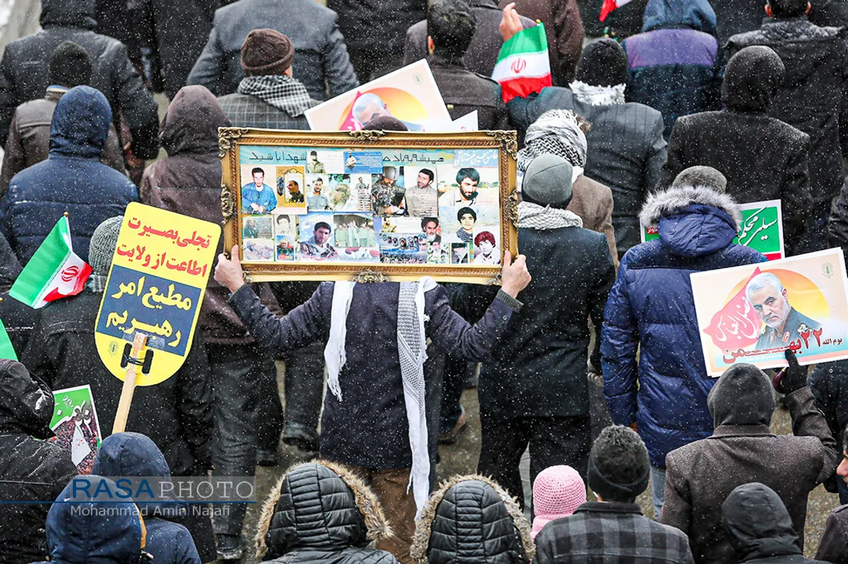حضور سردار شهید حاج قاسم سلیمانی در راهپیمایی ۲۲ بهمن ۱۳۹۸