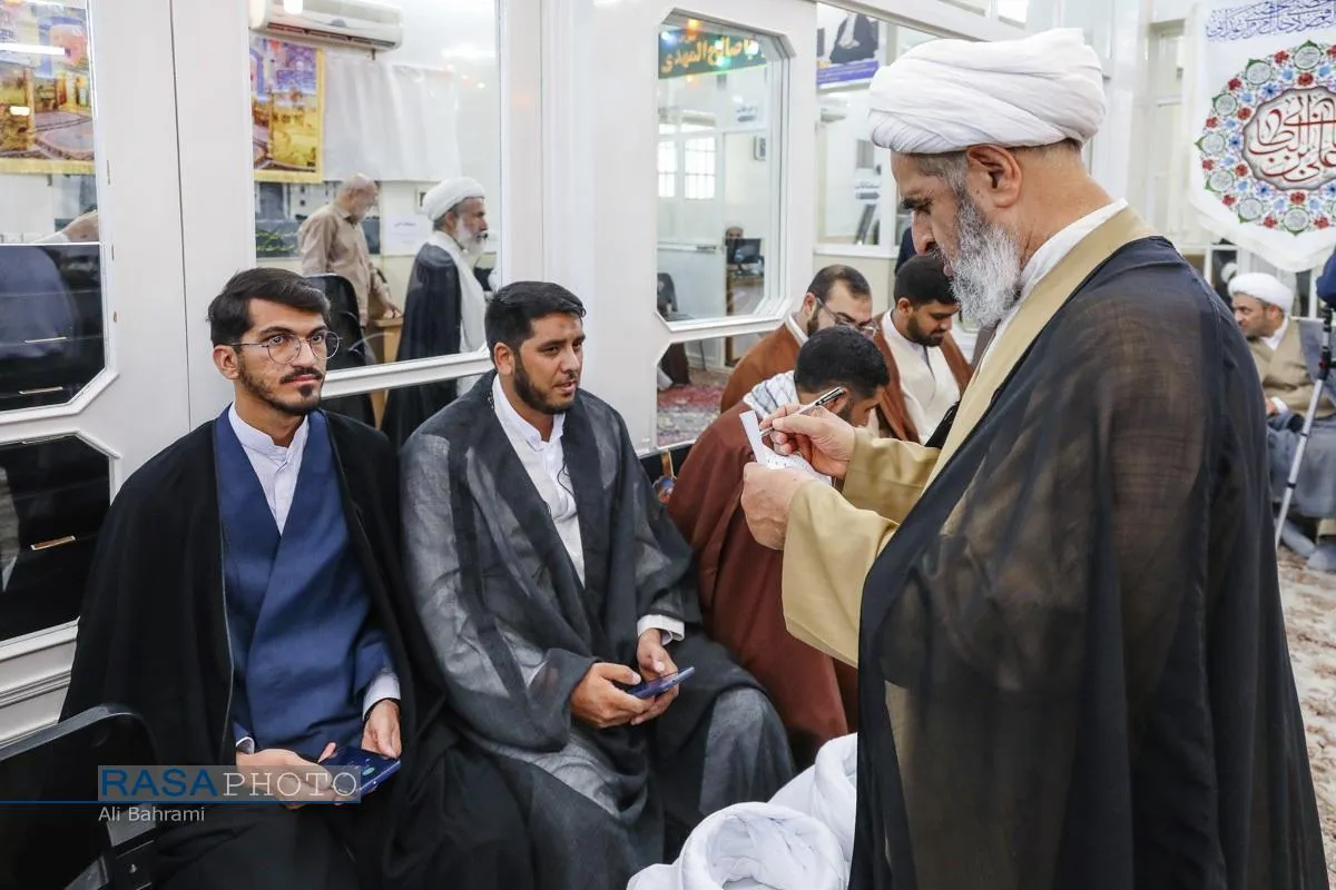 جشن عمامه&zwnj;گذاری طلاب در روز عید غدیر