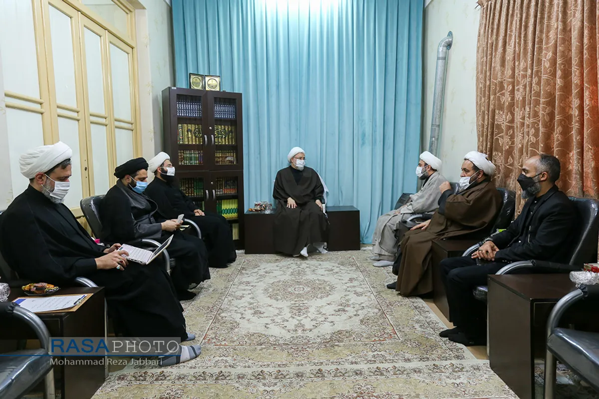 دیدار اعضای هیئت امنای جمعیت فعالان فرهنگ، هنر و رسانه انقلاب اسلامی با آیت الله محسن اراکی