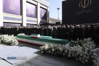 اقامه نماز بر پیکر مطهر رهبر شهید انقلاب اسلامی