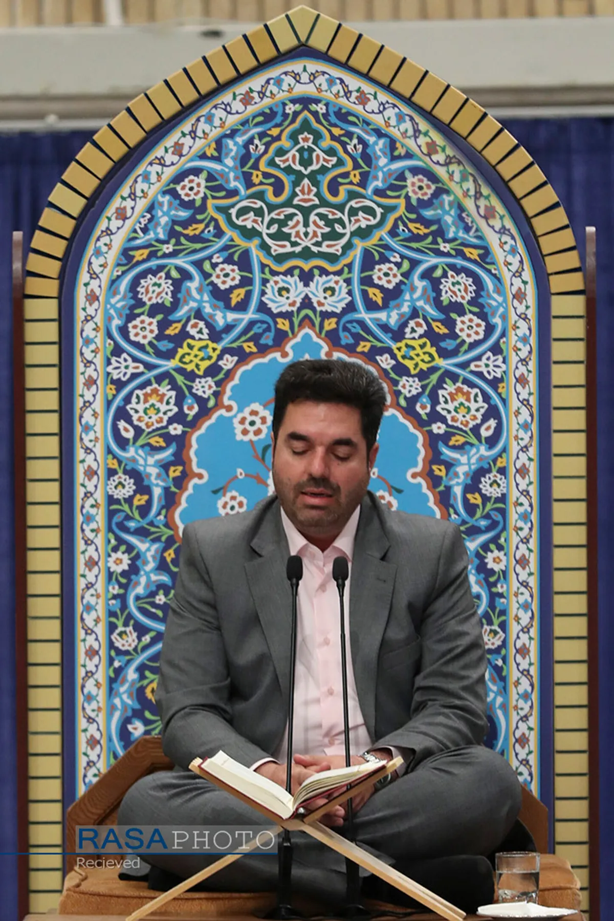 دیدار مسئولان نظام و میهمانان کنفرانس وحدت اسلامى با مقام معظم رهبری
