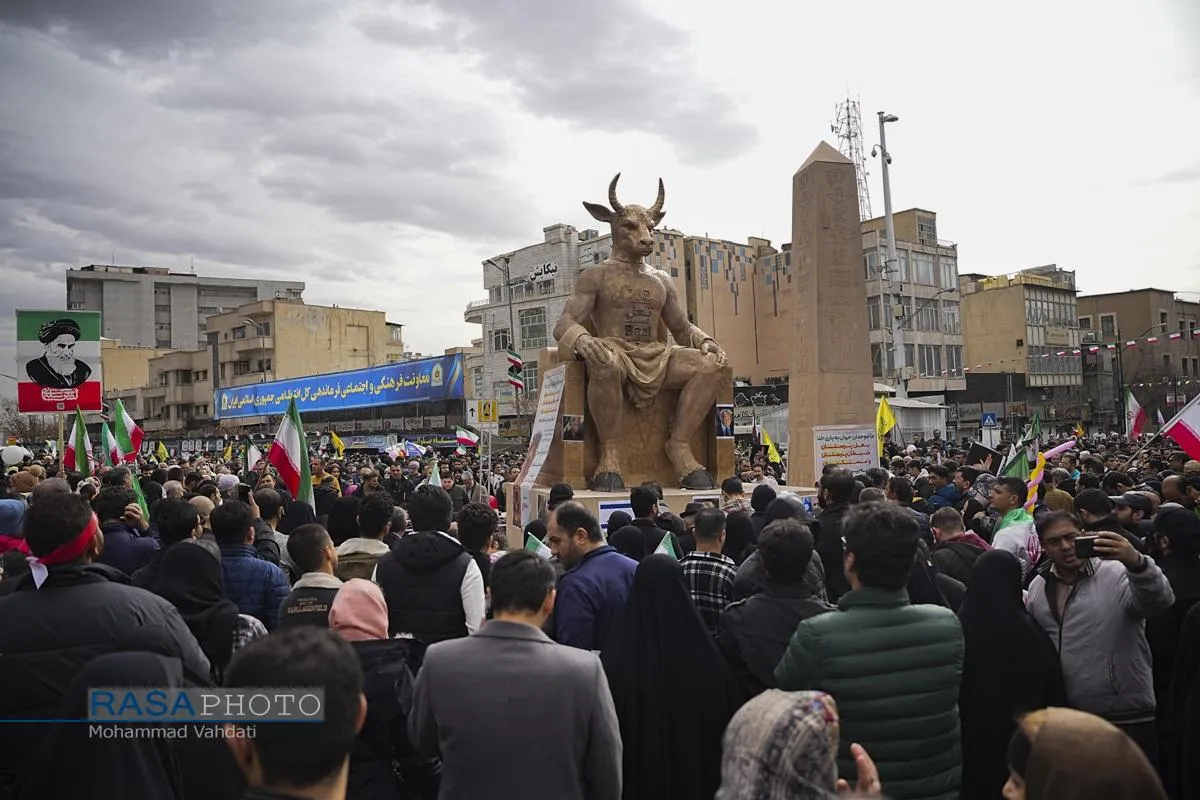راهپیمایی باشکوه و حماسی ۲۲ بهمن در تهران