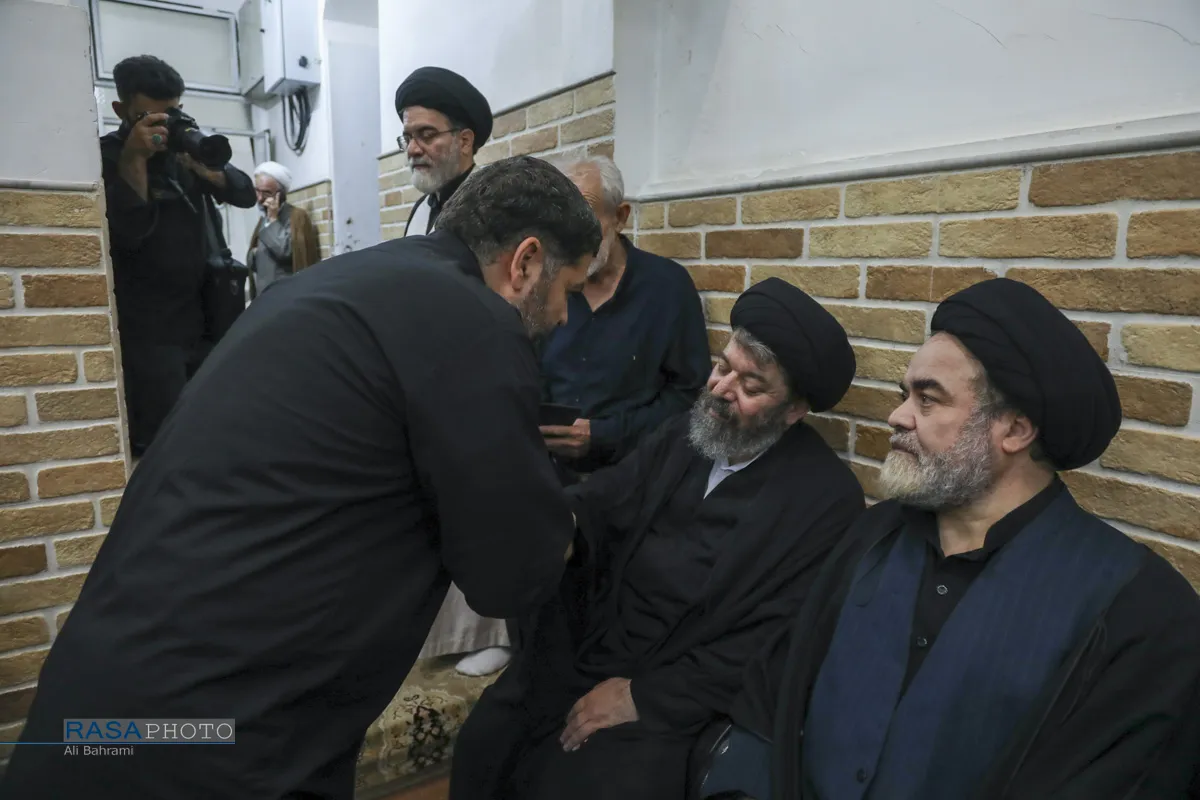 مراسم وداع با پیکر مرحوم حضرت آیت الله شبیری زنجانی