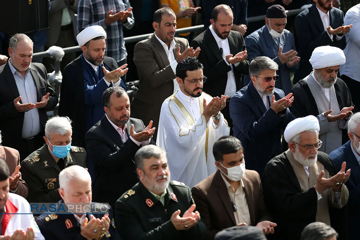 اقامه نماز عید فطر به امامت مقام معظم رهبری