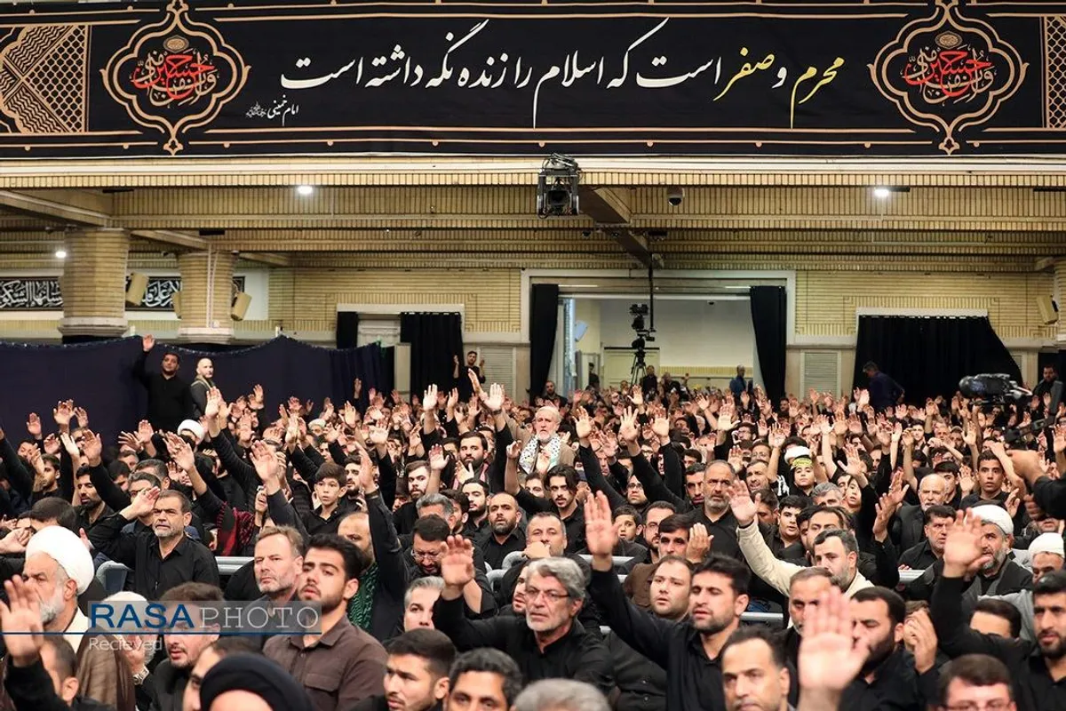 مراسم عزاداری شب عاشورای حسینی (علیه&zwnj;السلام) با حضور رهبر انقلاب