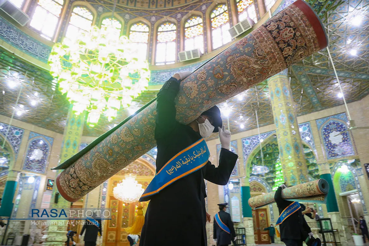 غبار روبی مسجد مقدس جمکران در آغاز دهه مهدویت