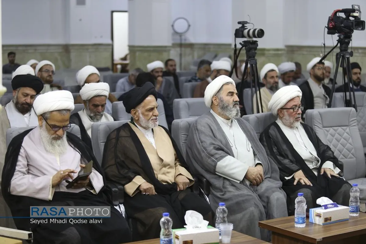 دورمین روز از اولین اجلاسیه سراسری ایمان و امید امام خمینی (ره) در اندیشه امام خامنه&zwnj;ای