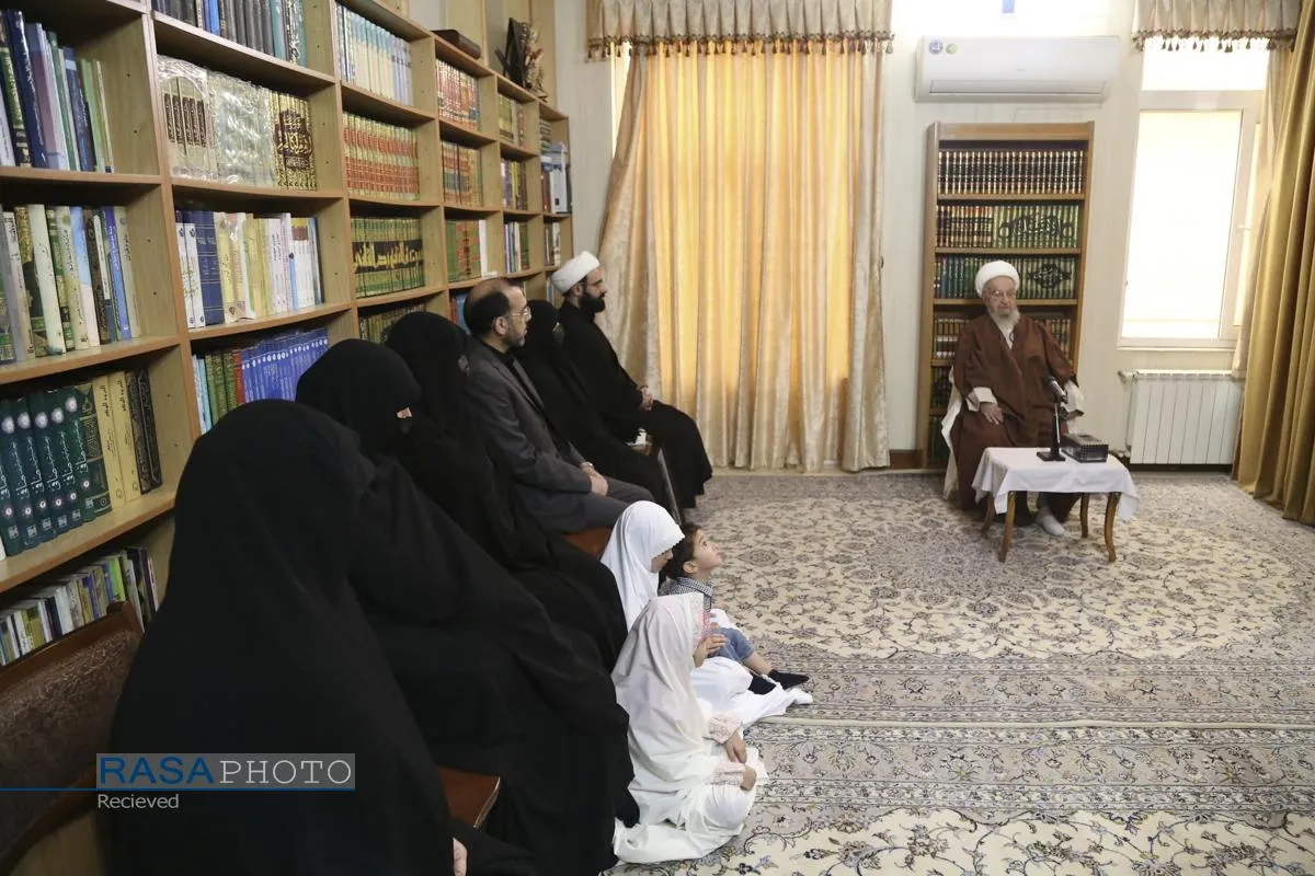 دیدار خانواده شهید لاریجانی با حضرات آیات مکارم شیرازی، جوادی آملی، سبحانی
