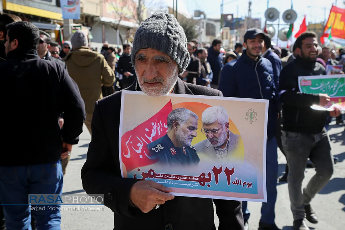 حضور سردار شهید حاج قاسم سلیمانی در راهپیمایی ۲۲ بهمن ۱۳۹۸