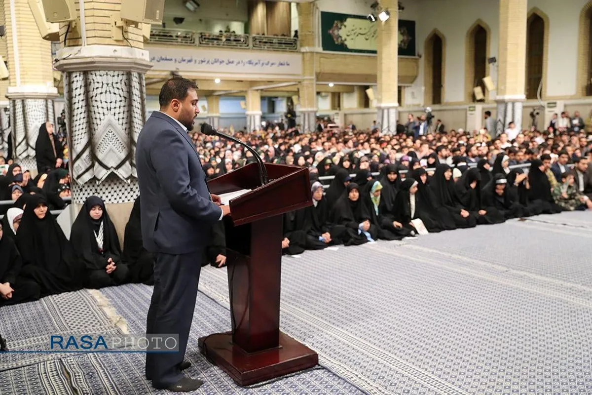 دیدار دانش&zwnj;آموزان و دانشجویان با مقام معظم رهبری