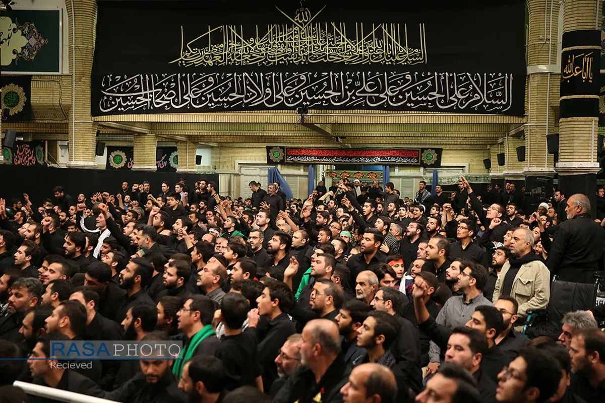 اولین شب مراسم عزاداری حضرت اباعبدالله الحسین (علیه&zwnj;السلام) با حضور رهبر انقلاب امام خامنه ای
