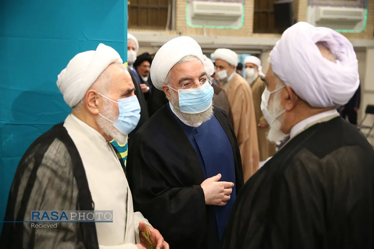 دیدار مسئولان نظام و میهمانان کنفرانس وحدت اسلامى با مقام معظم رهبری