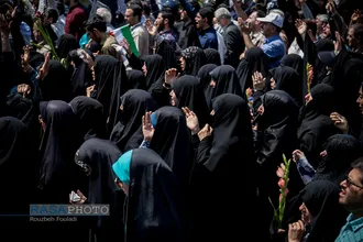 مراسم تشییع پیکر مطهر ۱۵۰ شهید دفاع مقدس در تهران&lrm;