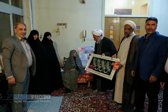 دیدار مدیر حوزه علمیه خواهران با خانواده طلبه شهیده فاطمه اسدیان