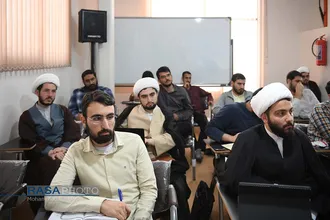 نشست نقد کتاب &laquo;تربیت اسلامی از نگاه رهبر فرزانه&raquo;