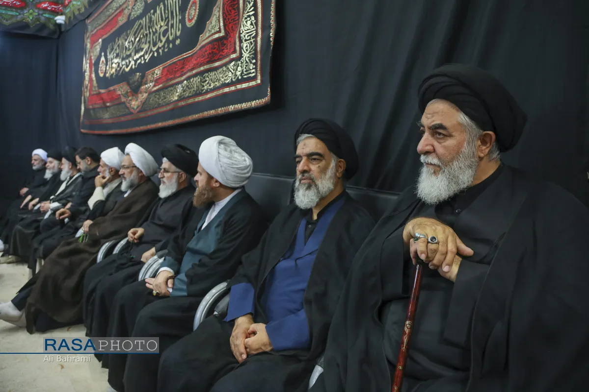 گرامیداشت رهبر شهید انقلاب در بیت حضرت آیت الله نوری همدانی