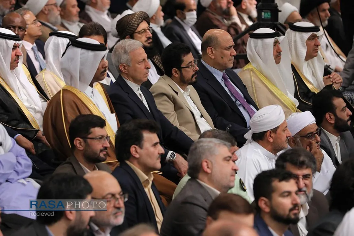 دیدار مسئولان نظام، سفرای کشور&zwnj;های اسلامی و میهمانان کنفرانس وحدت با رهبر انقلاب