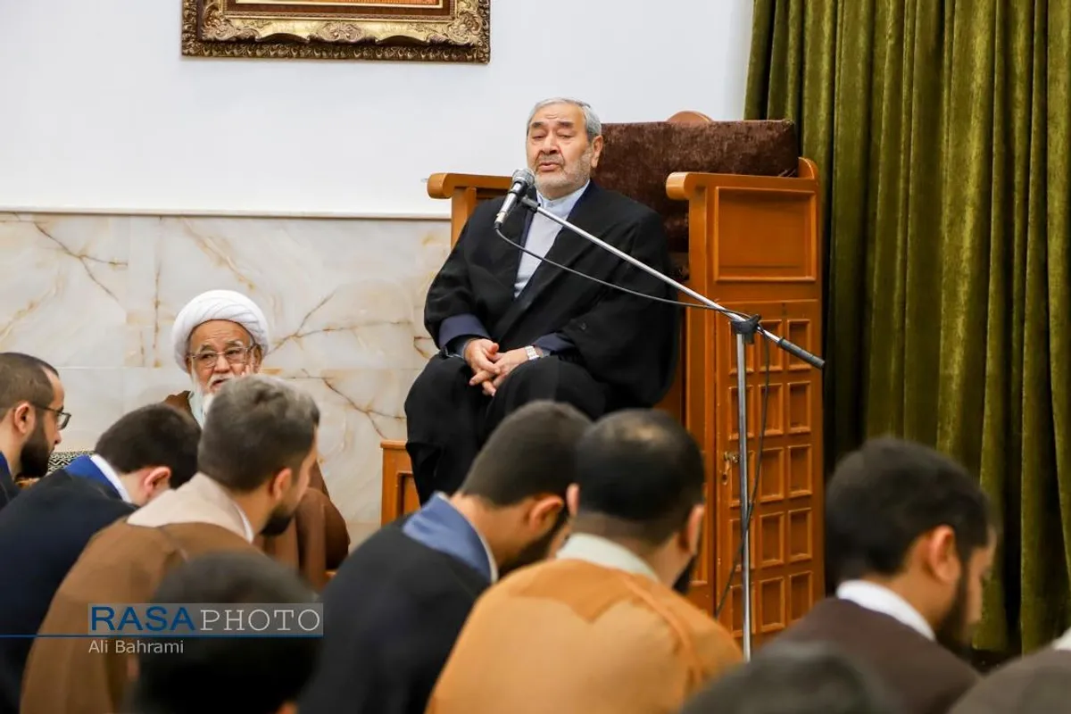 جشن روز مبعث و عمامه&zwnj;گذاری تعدادی از طلاب حوزه علمیه قم در بیوت مراجع تقلید