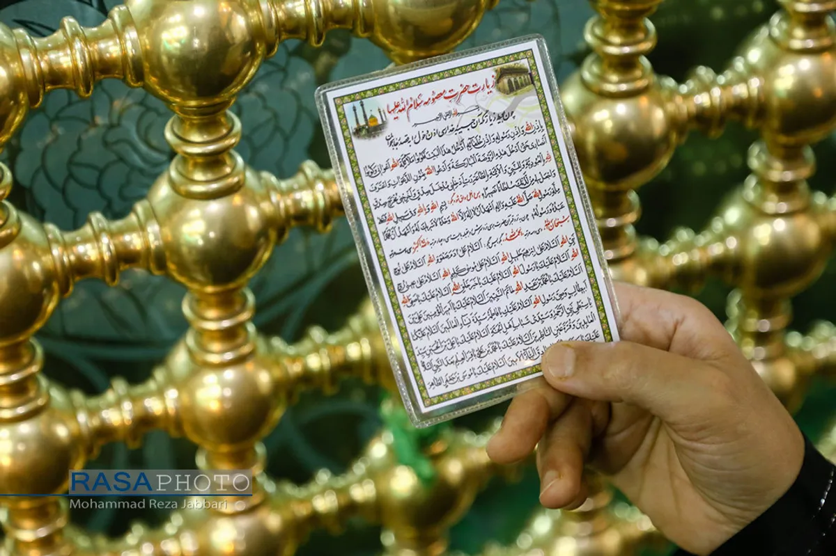 حال و هوای حرم کریمه اهلبیت در شب میلاد حضرت امام رضا (علیه السلام)