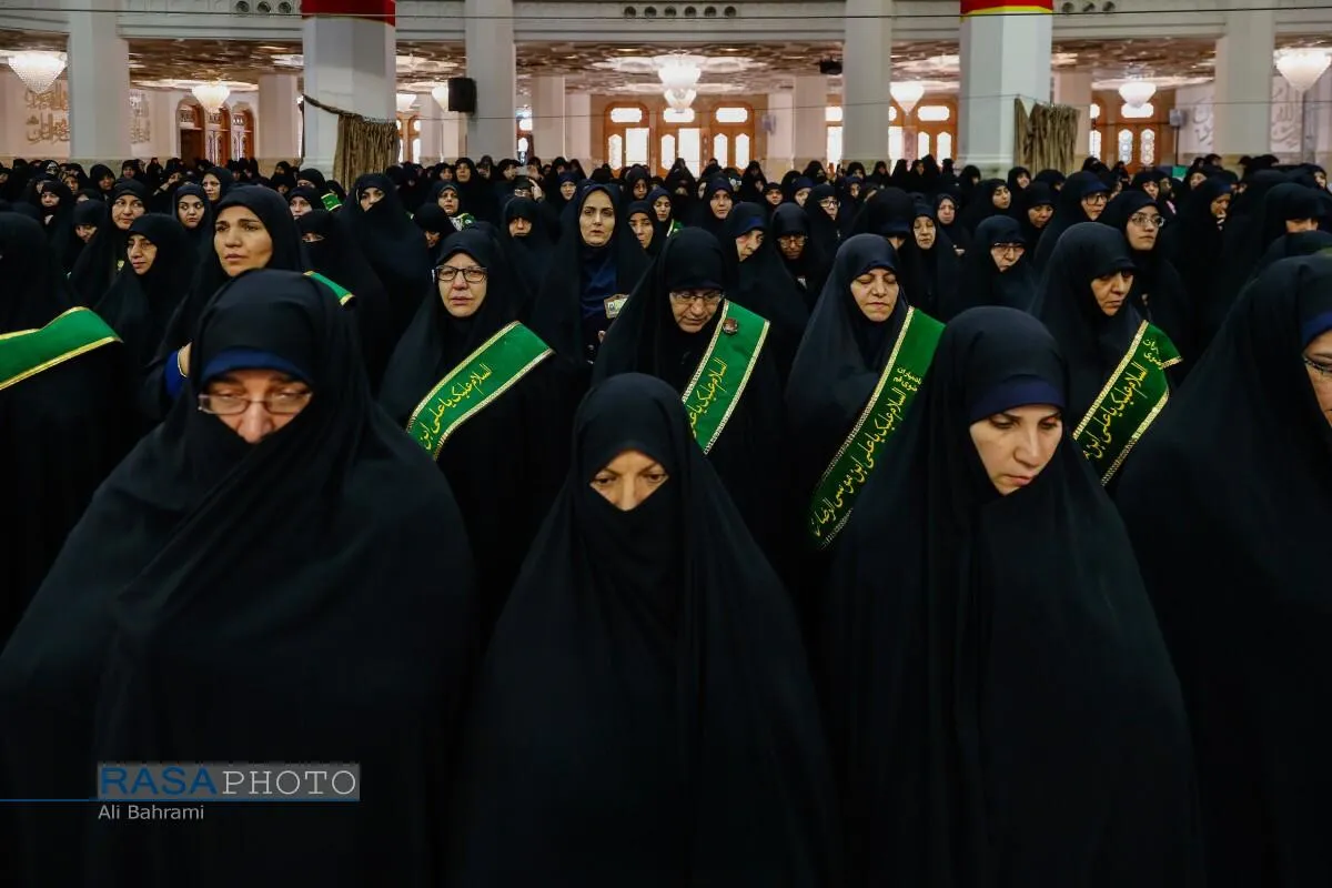 آئین آغاز دهه کرامت در قم