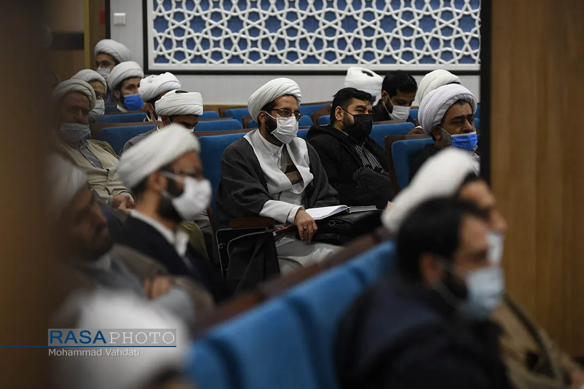 مراسم گرامیداشت هفته پژوهش و تجلیل از پژوهشگران برتر مرکز فقهی ائمه اطهار (ع)