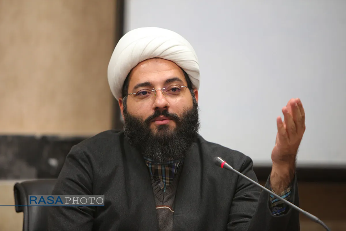 نقد و بررسی فیلم &laquo;علف زار&raquo;