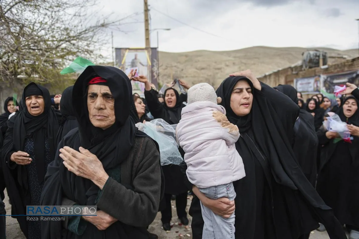 تشییع با شکوه پیکر شهید رسولی بهاروند در روستای ناصروند