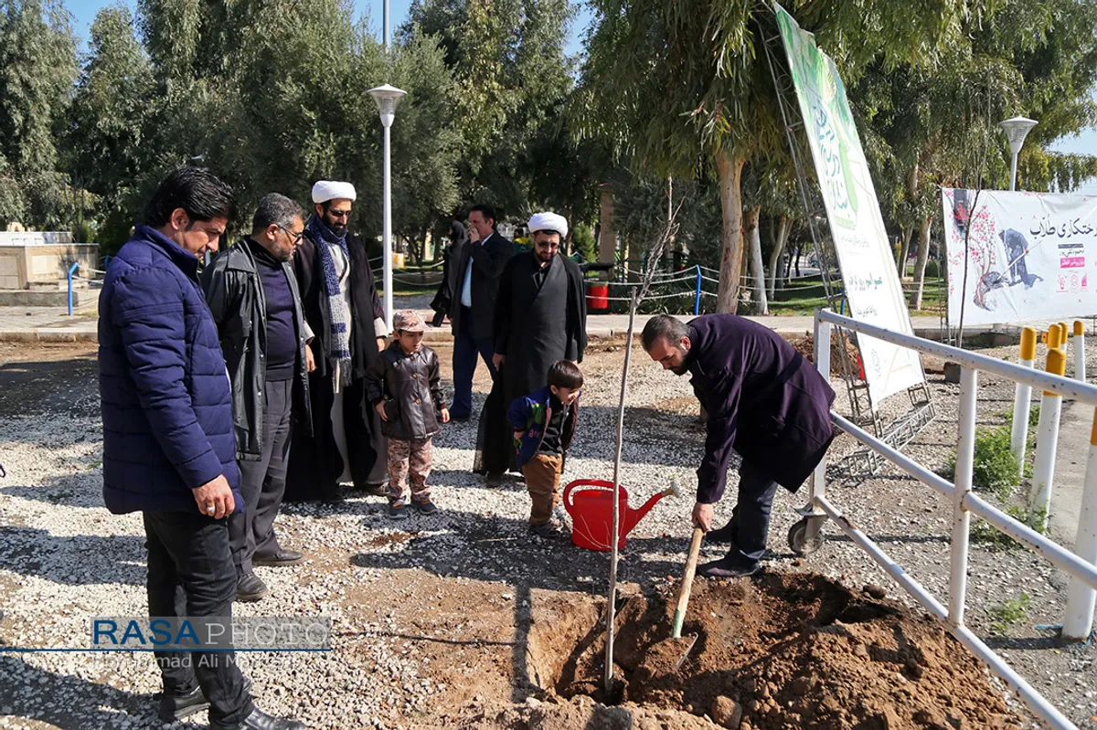 آئین درختکاری خانوادگی طلاب