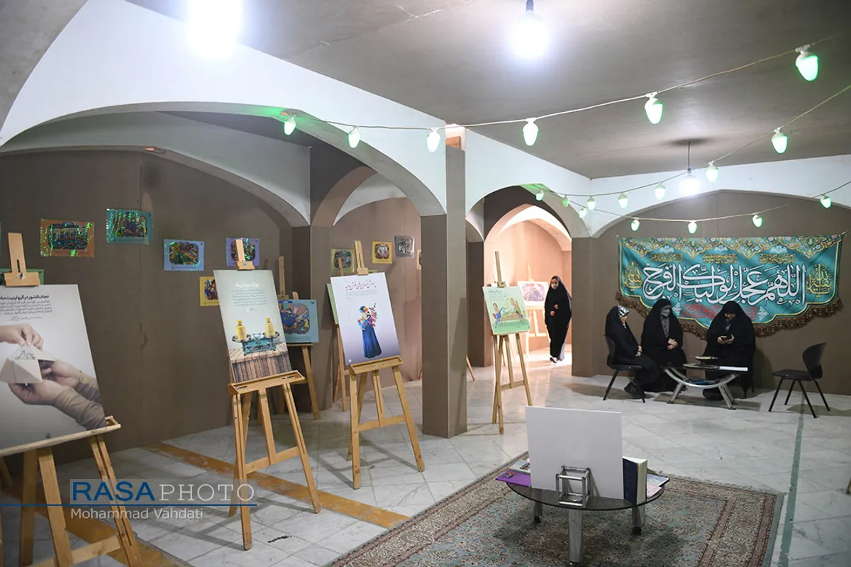 نمایشگاه تخصصی "فصلی برای جهاد تبیین"