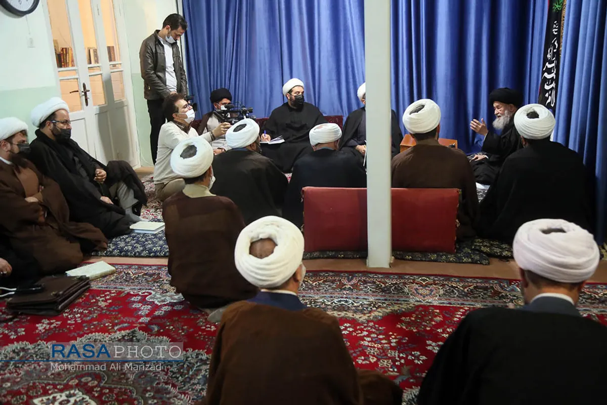 دیدار معاون سازمان اوقاف با حضرات آیات نوری همدانی و علوی گرگانی