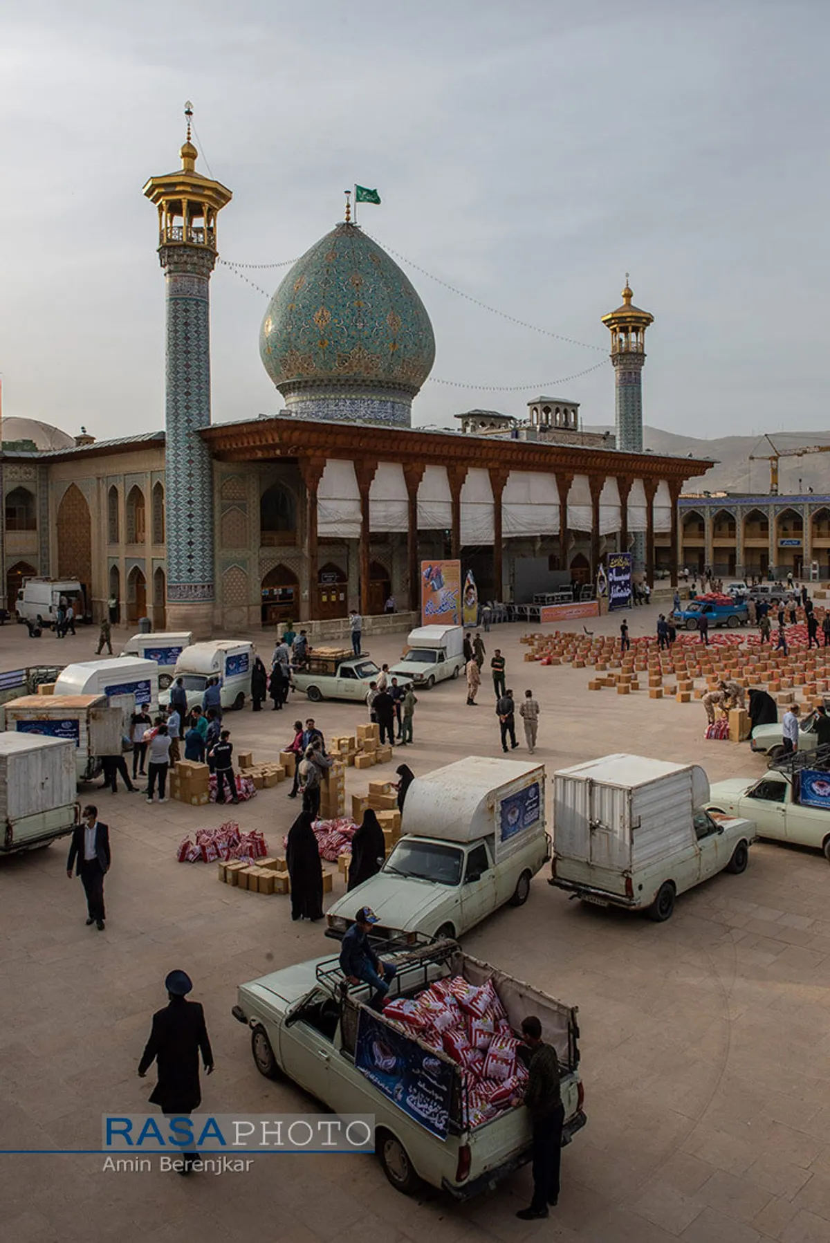 توزیع ۸۲ هزار بسته معیشتی در دومین مرحله رزمایش کمک مؤمنانه در شیراز&lrm;