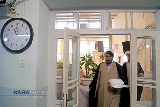 مراسم عمامه&zwnj;گذاری طلاب در بیوت مراجع تقلید در روز عید سعید غدیر