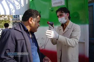بسته بندی و توزیع بسته&zwnj;های معیشتی اهدائی آستان قدس رضوی