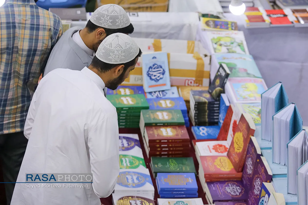 بازدید حجت الاسلام والمسلمین مروی از &laquo;هفتمین نمایشگاه تخصصی کتب حوزوی و معارف اسلامی&raquo;