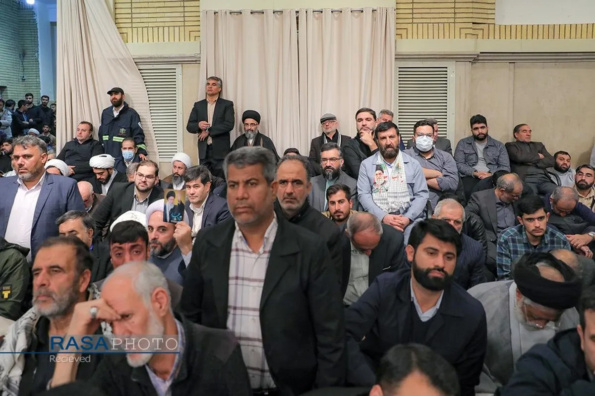 سخنرانی رهبر معظم انقلاب مردم درباره تحولات منطقه در دیدار هزاران نفر از اقشار مختلف