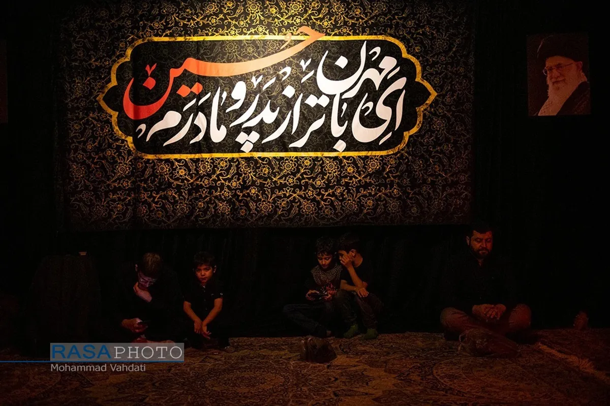عزاداری دهه اول محرم در هیئت ثارالله(ع) قم با سخنرانی آیت الله مهدی میرباقری