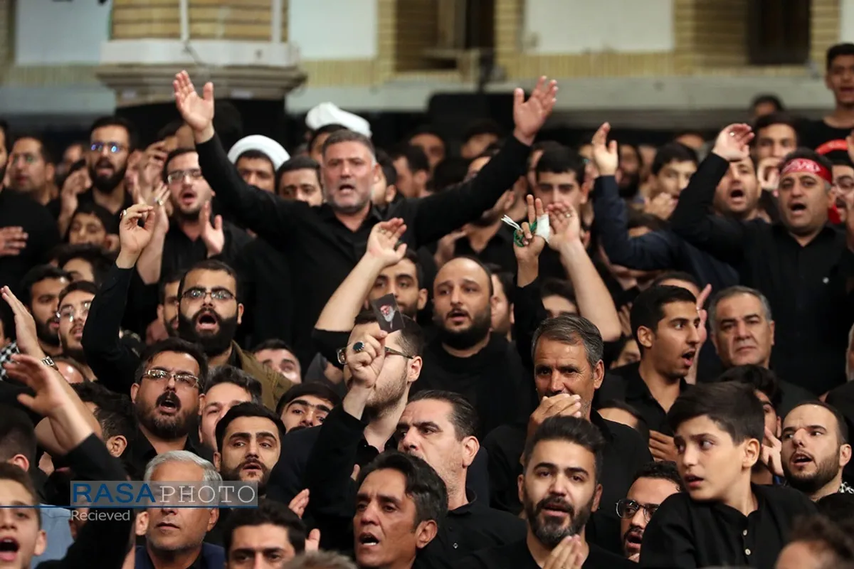 مراسم عزاداری شام غریبان با حضور مقام معظم رهبری