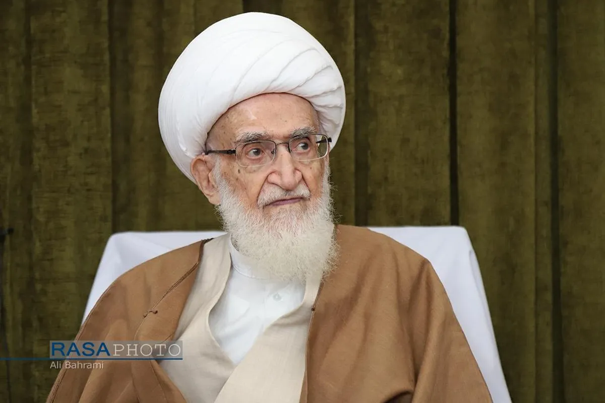 جشن عمامه&zwnj;گذاری طلاب در بیوت مراجع تقلید به&zwnj;مناسبت روز میلاد حضرت زهرا (سلام&zwnj;الله&zwnj;علیها)