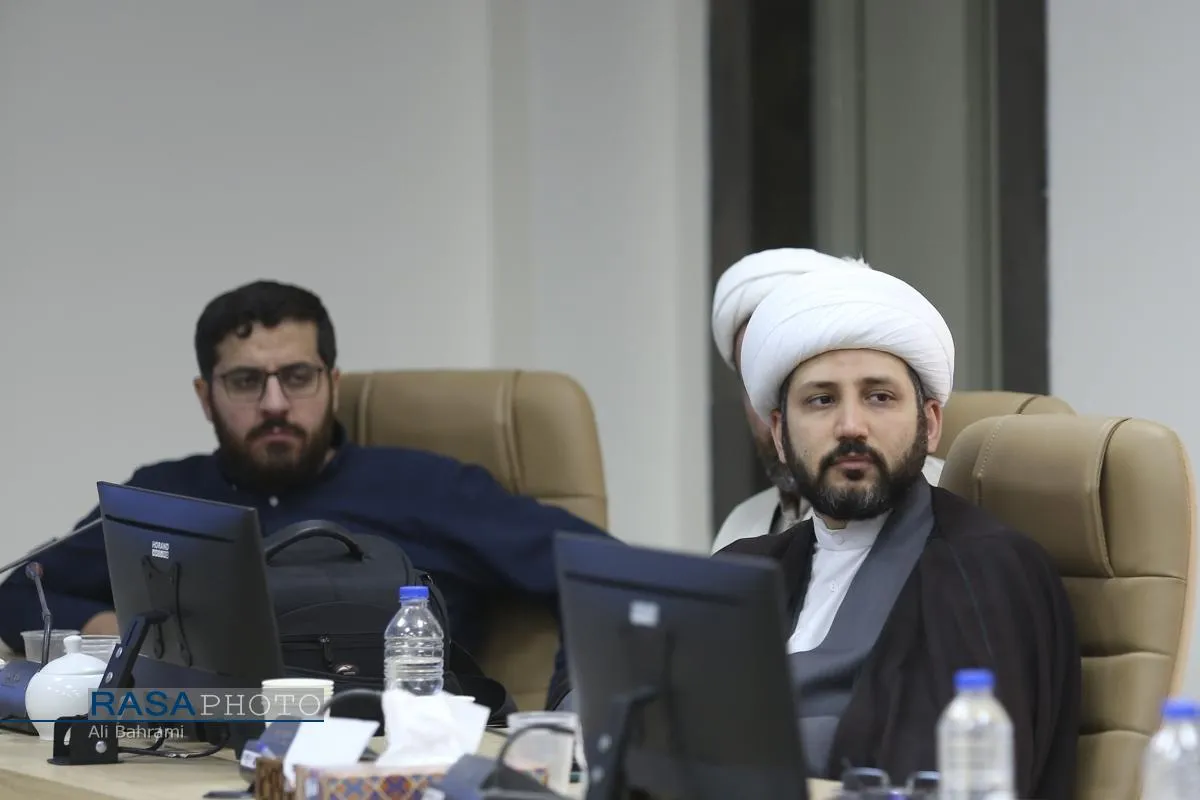 نشست علمی تحلیل فنی و فقهی زیست مجازی ایرانیان