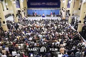 ذلیل شدن در برابر طواغیت عالم به علت دوری از قرآن است