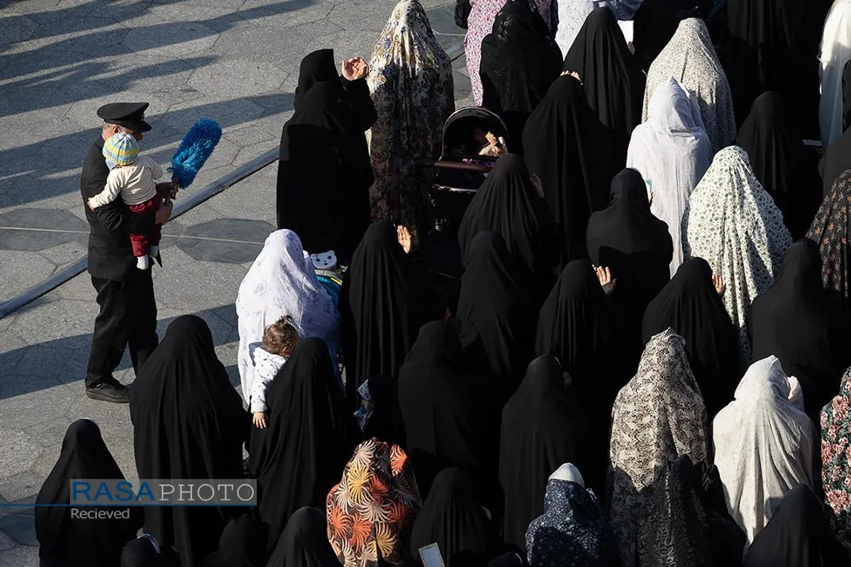 اقامه نماز عید فطر در حرم مطهر رضوی