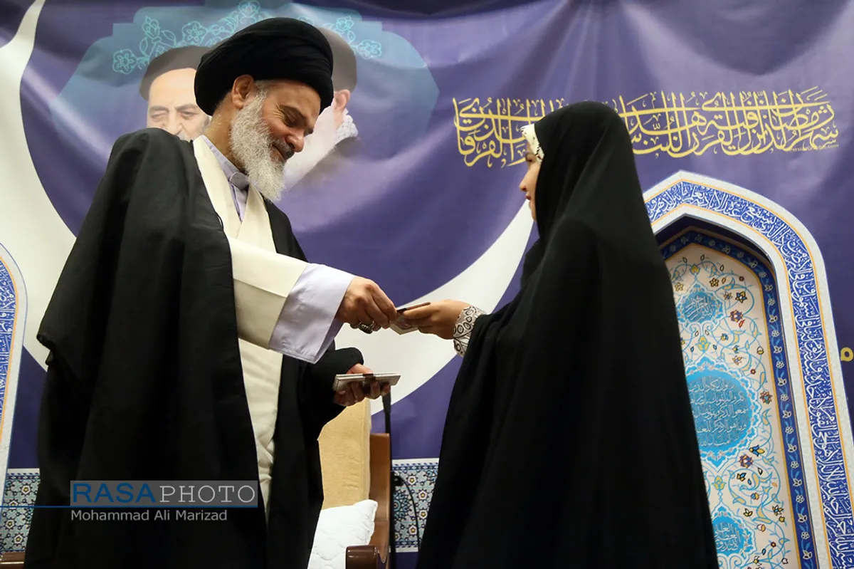 سخنرانی آیت الله حسینی بوشهری در جمع خانواده شهداء مدافع حرم