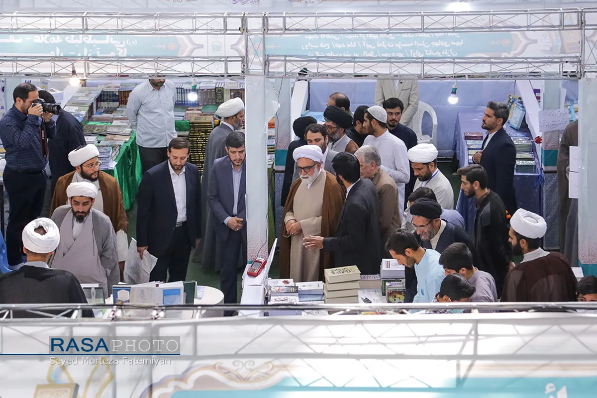 بازدید حجت الاسلام والمسلمین مروی از &laquo;هفتمین نمایشگاه تخصصی کتب حوزوی و معارف اسلامی&raquo;