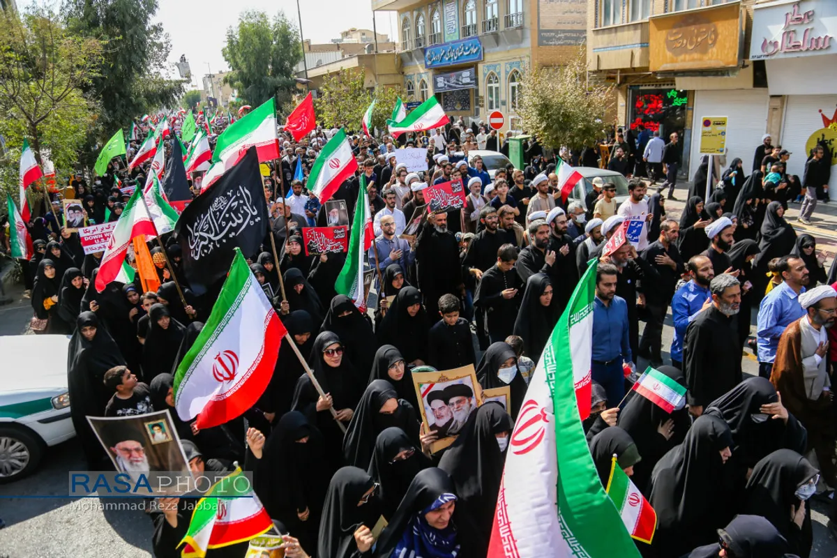 راهپیمایی مردم انقلابی قم علیه اغتشاشگران