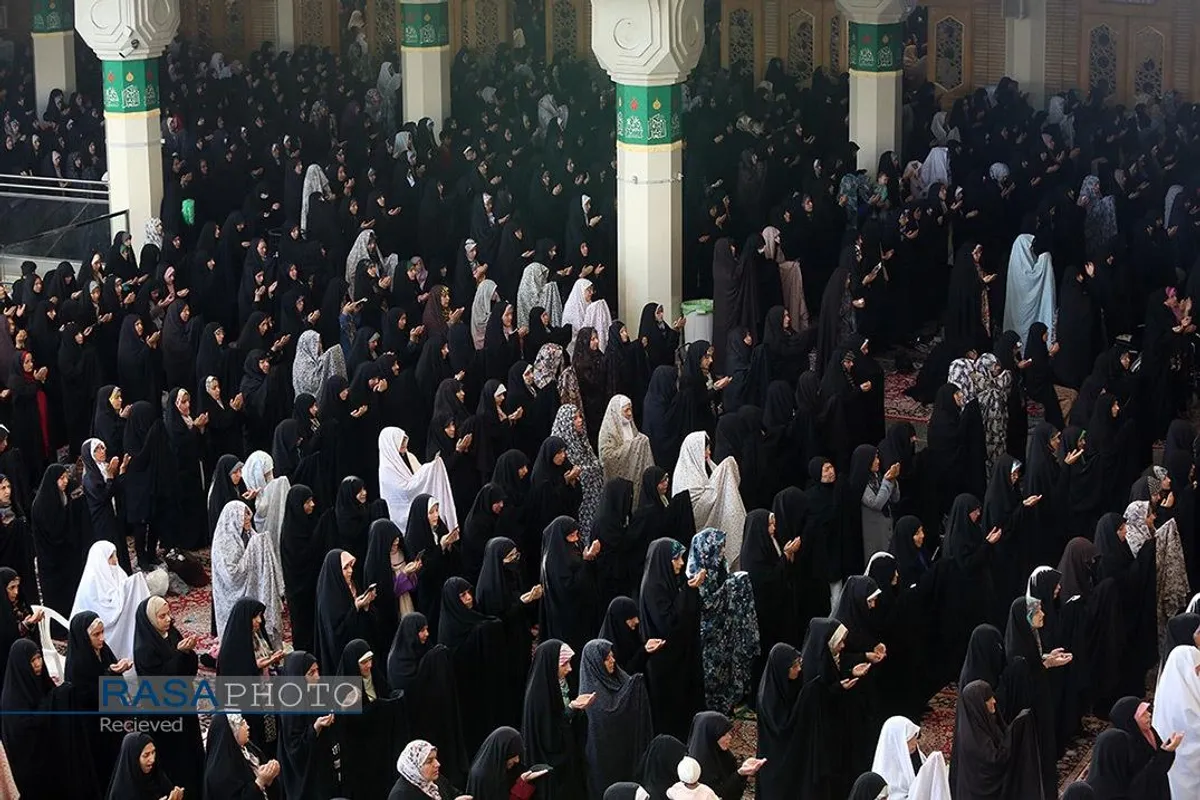 اقامه نماز عید سعید قربان در حرم کریمه اهلبیت (ع)