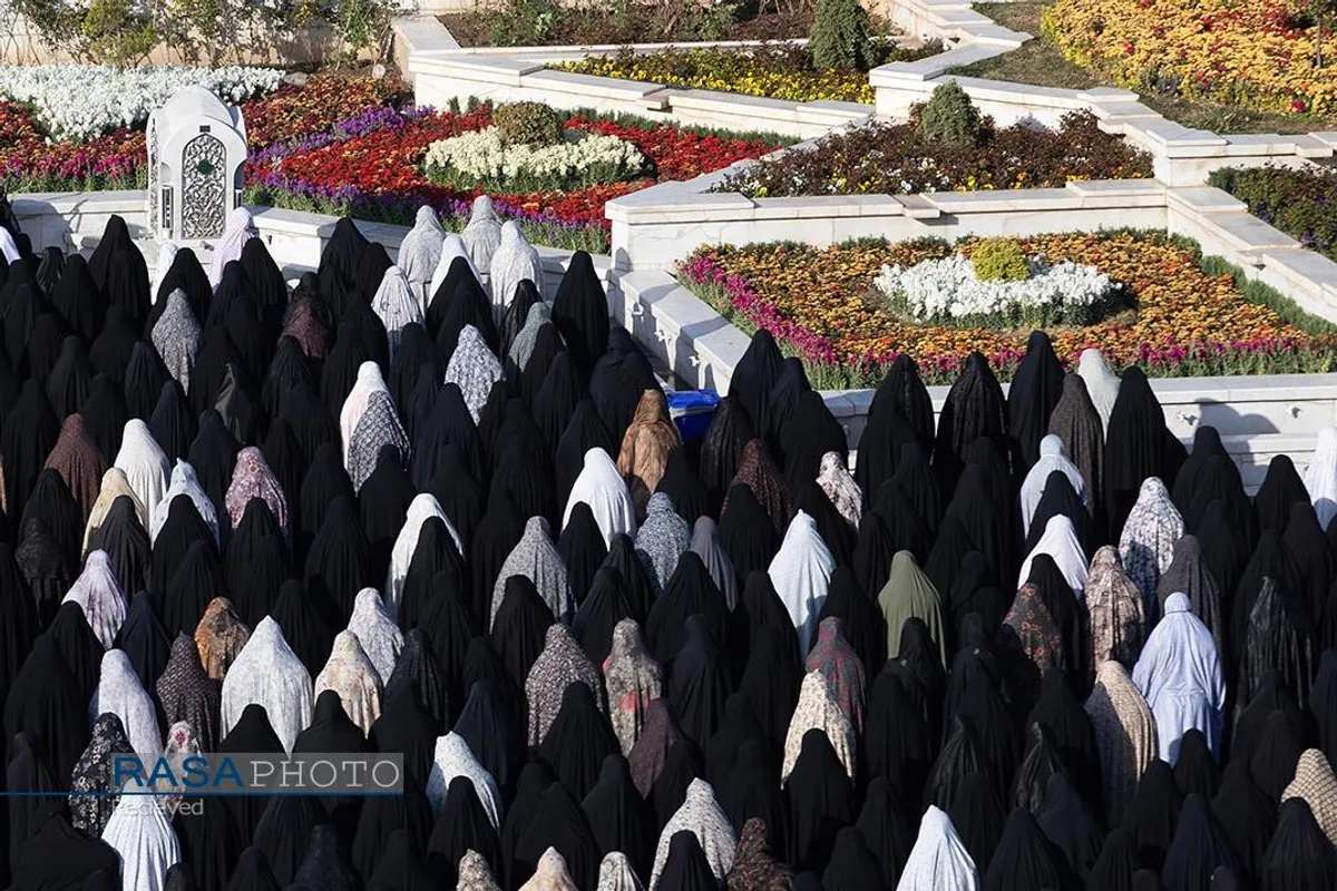 اقامه نماز عید فطر در حرم مطهر رضوی