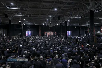 مراسم عزاداری شب عاشورای حسینی در جوار محل شهادت قائد شهید