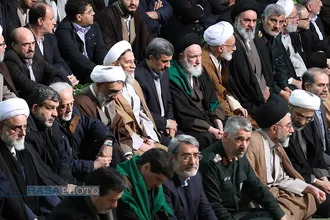مراسم اقامه نماز بر پیکر آیت&zwnj;الله هاشمی شاهرودی به امامت رهبر انقلاب