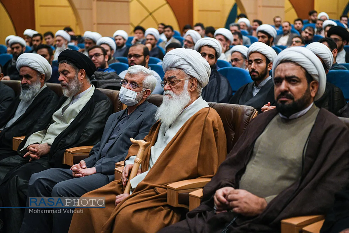 نشست جهاد تبیین با عنوان "امید به آینده انقلاب؛واقعی یا موهوم؟"